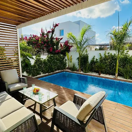 Luxury Paradise *